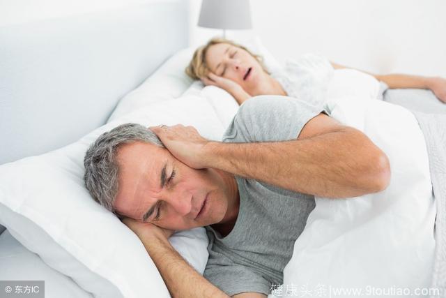 更年期女性注意了！这7个状况会摧毁你的睡眠，很多人都控制不住！