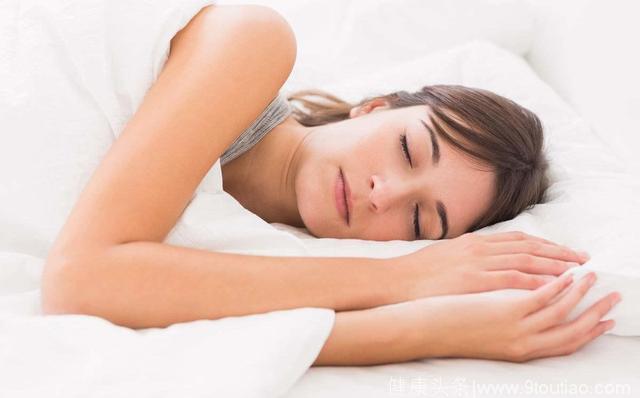 更年期女性注意了：睡觉有这3个特征，说明你身体出问题了！