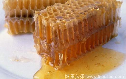 蜂蜜营养多，想养生，这样吃效果更好