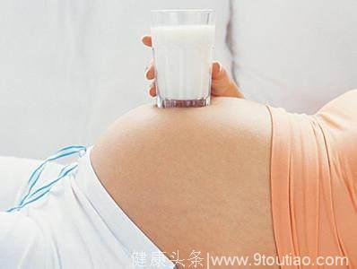 孕期中，这4类孕妈不建议喝牛奶补充营养，喝了对宝宝没好处