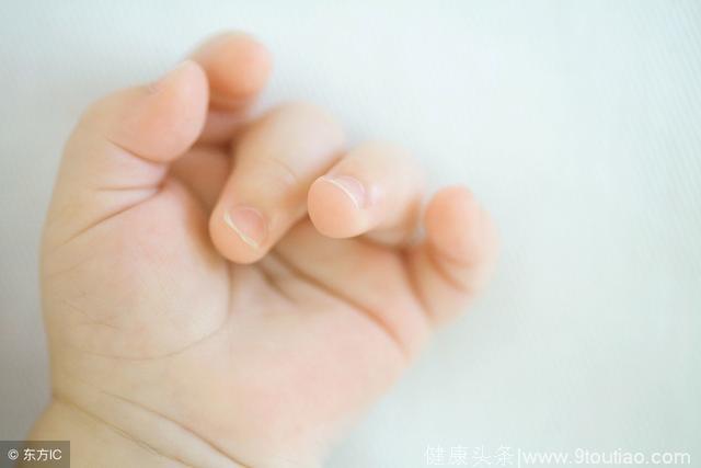 你有经常检查孩子的手指甲吗？这里可看出身体健康程度