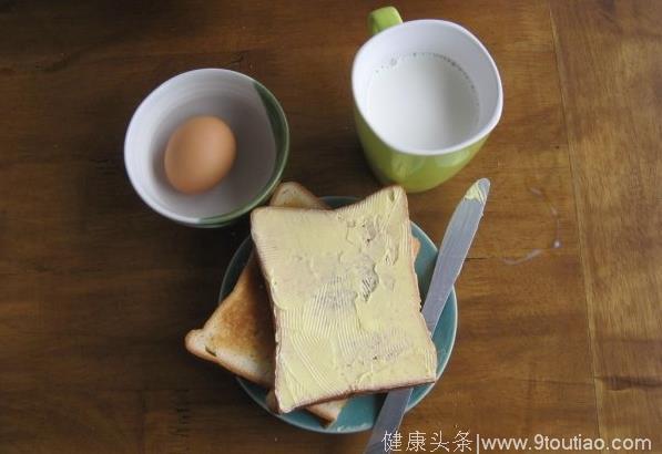 早上千万不要吃这种早餐 太可怕了 竟会引发胃炎 癌症