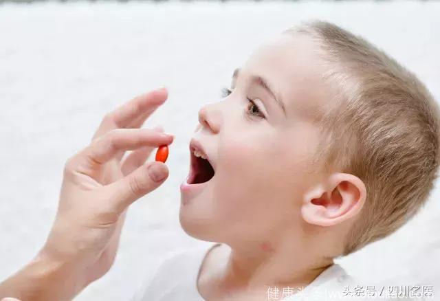用药量减半是把成人药掰一半儿吃？儿童服药还有哪些常见的误区？