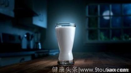 喝牛奶的最佳时间，你喝对了吗？95%的人都在浪费牛奶的价值！