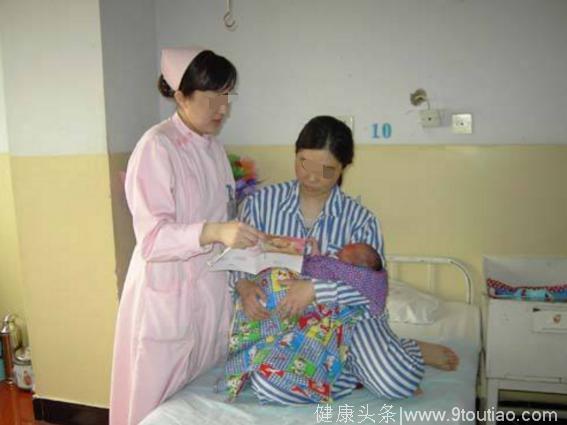孕妇过了预产期生的宝宝，脏到医生都不愿抱