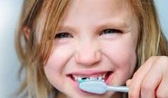 蛀牙的孩子太多了，换牙期牙齿护理的5个关键点