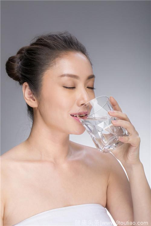 喝水时加它，体内毒素排光光 蜂蜜水可以排毒