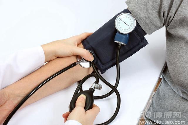 在降血压时，一大半病人犯5个错！难怪血压降不下
