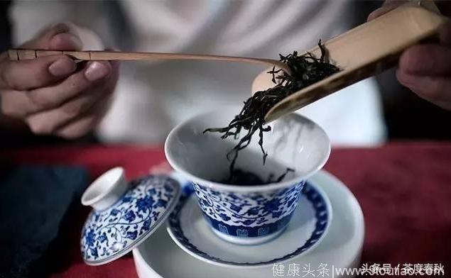 我们可以不盲目的爱茶，但心脑血管疾病的人必须敬畏茶的奇效！