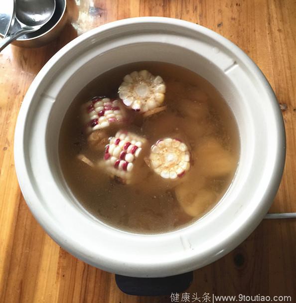 墨鱼菌菇养生汤，鲜上加鲜的靓汤