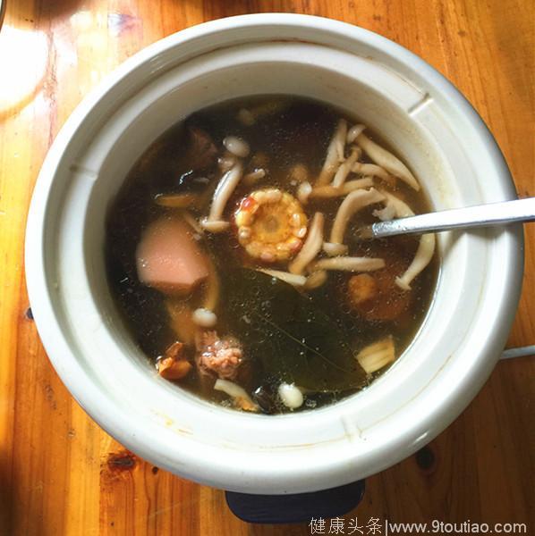 墨鱼菌菇养生汤，鲜上加鲜的靓汤