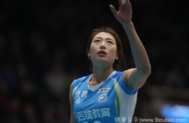 中国女排身材最好的球员她能算一个，肌肉线条好，体态匀称