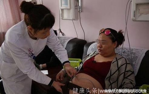 55岁孕妇超预产将近30天，家中急产大出血，抢救完医生却无奈摇头