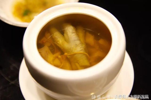 太原第一家香港味道！原来藏在滨河东路上！喝汤吃锅来这就对了！