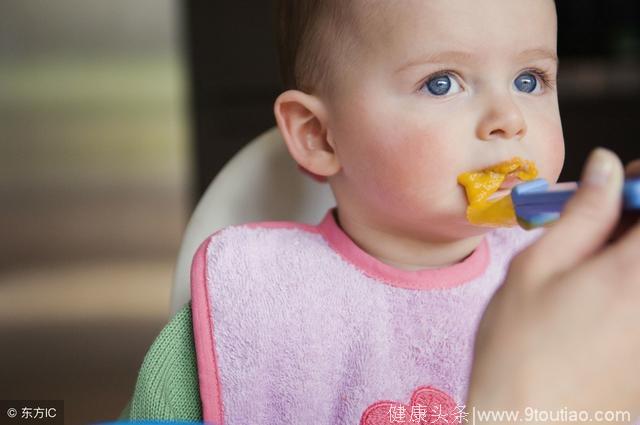 有一种情况，婴儿突然不想吃东西了，父母要观察一下口腔