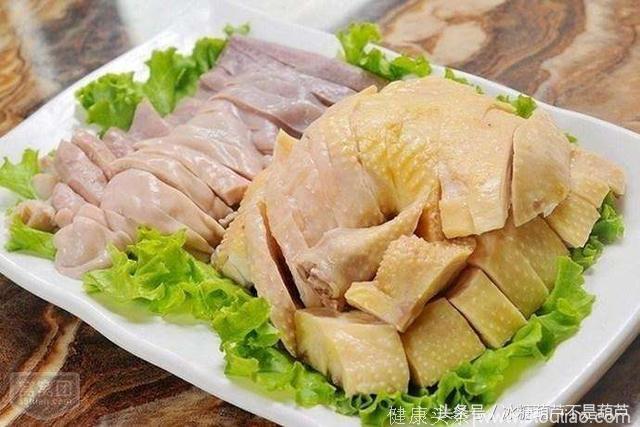 春季养生汤：家常猪肚鸡的鲜美做法