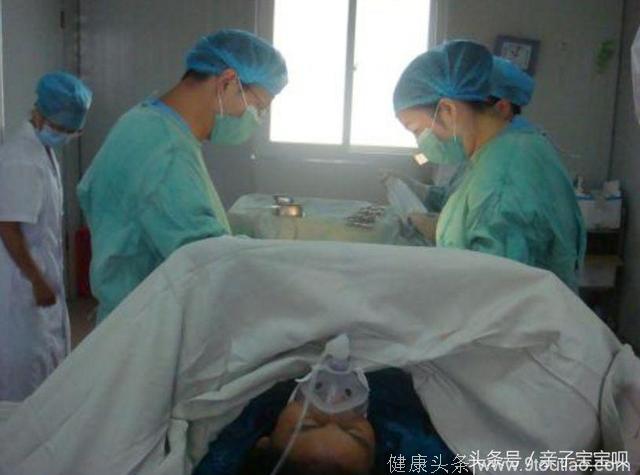 高龄孕妇产检被告知胎儿连体，坚持生下来后，产妇大哭：太幸运！