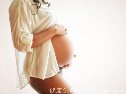 为什么有些孕妇不显怀，而有的孕妇肚子就特别明显？