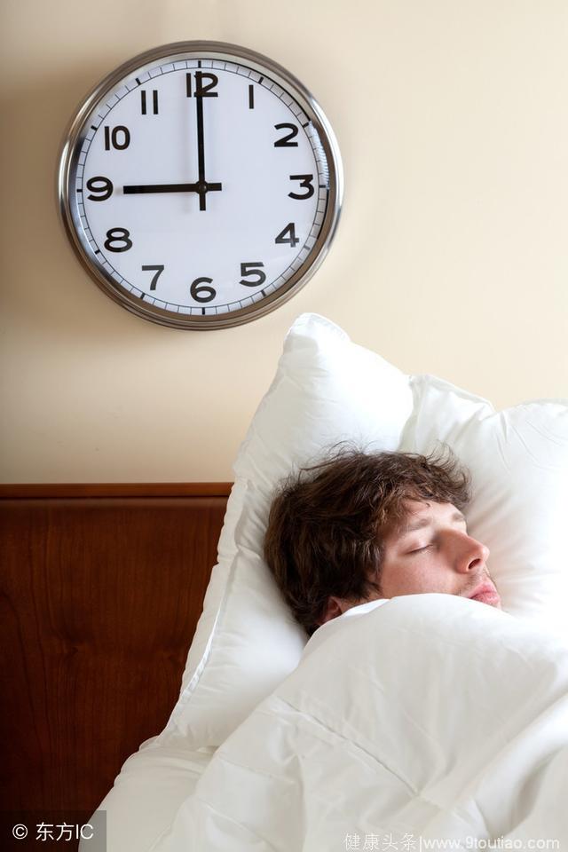 当你在晚上睡不着时尝试做到以下七件事，失眠症状会得到改善