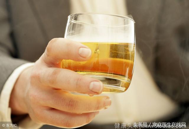 爱喝酒的人要当心，这4种癌症可能已在你“身后”