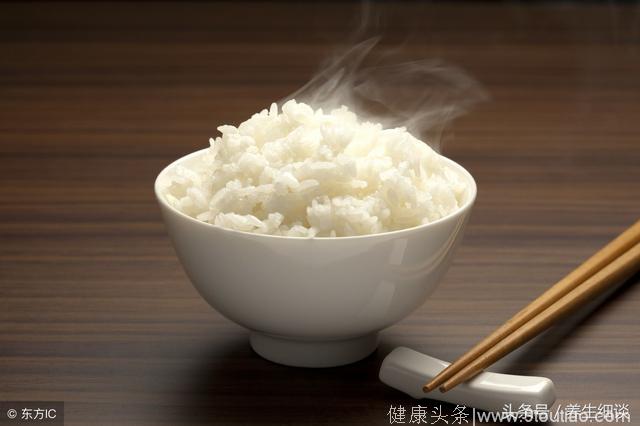 米饭和面条，糖尿病人吃哪个对血糖好？医生这么说