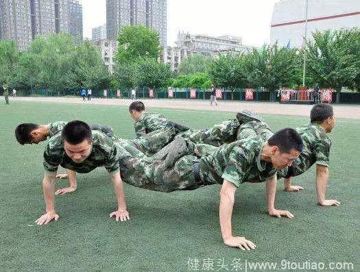 部队中的各种俯卧撑训练，你玩过多少种呢？
