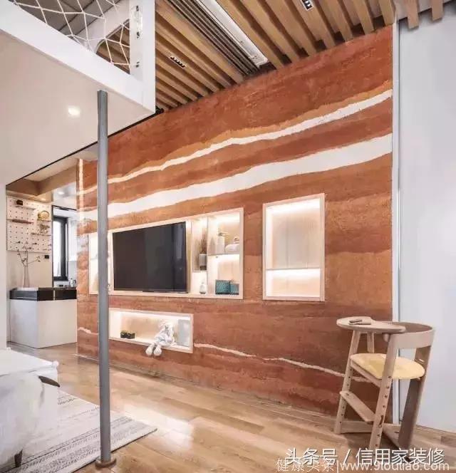 上海夫妻打拼10年花百万买34㎡旧房却自卑，设计师爆改可住5口人