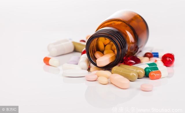 每日说药丨哪些原因会引起肩周炎？可以吃哪些药物治疗？