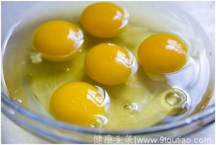 常吃鸡蛋好处多，但营养师说：要做到3个不吃，才能发挥最大功效