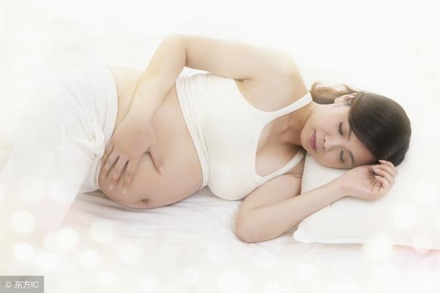 孕期左侧睡并不是最佳的睡觉姿势，这样才是，二胎妈妈都知道
