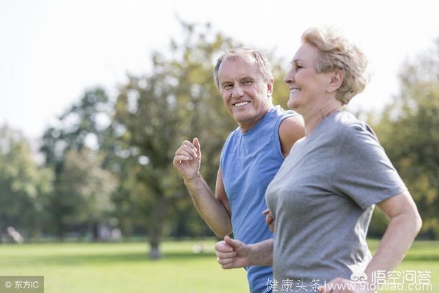 60岁的高血压患者，在平时生活习惯和饮食上应该注意什么？