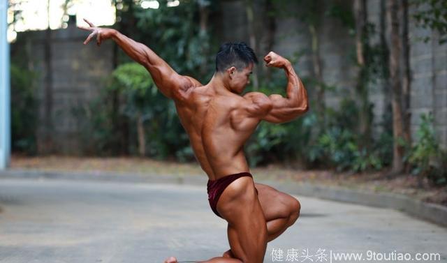 中国古典健美第一人，劲爆肌肉加帅气颜值，这才是男人最帅的样子