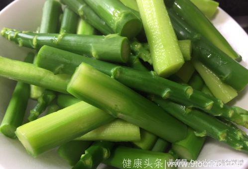 春季吃什么？简单的家常快手菜，春季食谱豆干炒芦笋做法