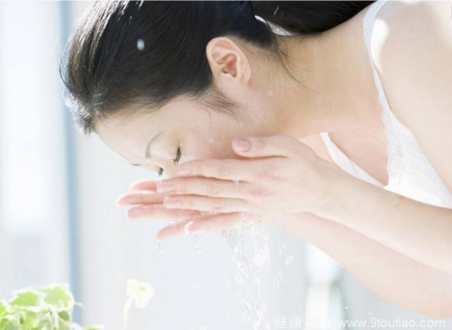 天气热了，洗脸用凉水还是热水？养生专家终于给了确定答案