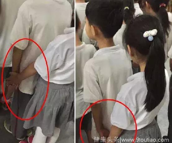 穿着校服的小学生背后偷偷拉手，嫉妒的网友：小心，会怀孕！  ​