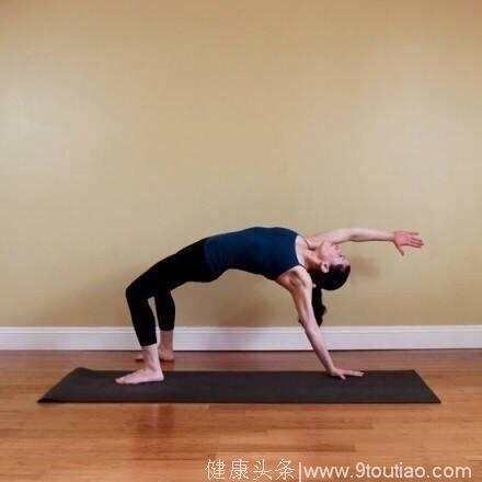 [cp]9个瑜伽动作瘦小腿，每个动作拉伸30秒。 ​ ​​​