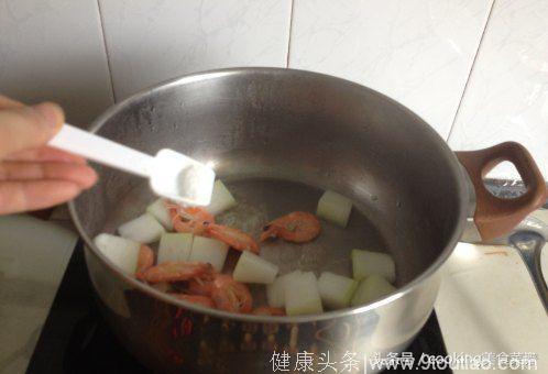 春季养生汤，冬瓜白玉菇虾汤做法，鲜美可口的养生汤