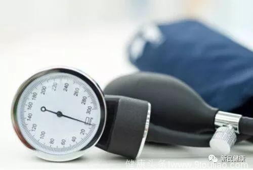 睡觉时有这表现，别不当回事，你的血压又超标了