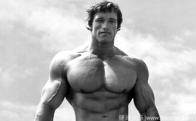 强森的肌肉施瓦辛格的肌肉 都没有他的肌肉厉害