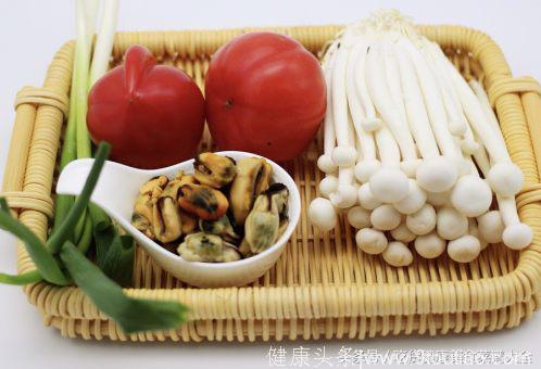 春季健康食谱，白玉菇番茄青口肉做法，营养丰富又好吃的的家常菜