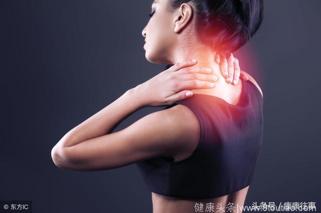 肩部活动受限，四个小动作三个食疗法，让肩周炎不在找你！
