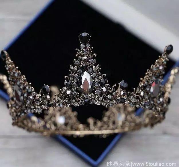 心理测试：选择一顶钻石皇冠，测你会喜欢上哪一类异性？