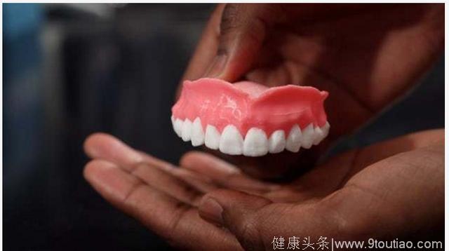 能释放药物的3D打印假牙可以杀灭口腔真菌