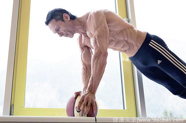 世界上体脂最低的健美运动员，教你如何把自己练成“肌肉标本”