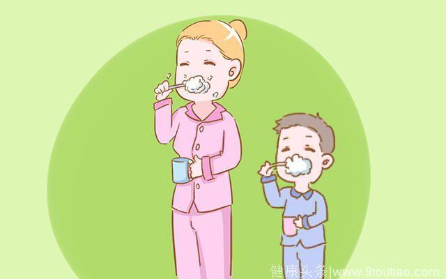 口腔清洁就是刷牙？宝宝还小，有些方法要谨慎