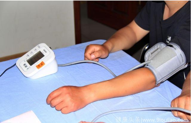 家庭血压计自测血压：怎么测？怎么选？