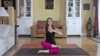 瑜伽动图：6个瑜伽动作，轻松虐遍全身“肥肉”！