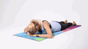 一组肩颈瑜伽动图，简单有效！有效缓解一天的疲劳！