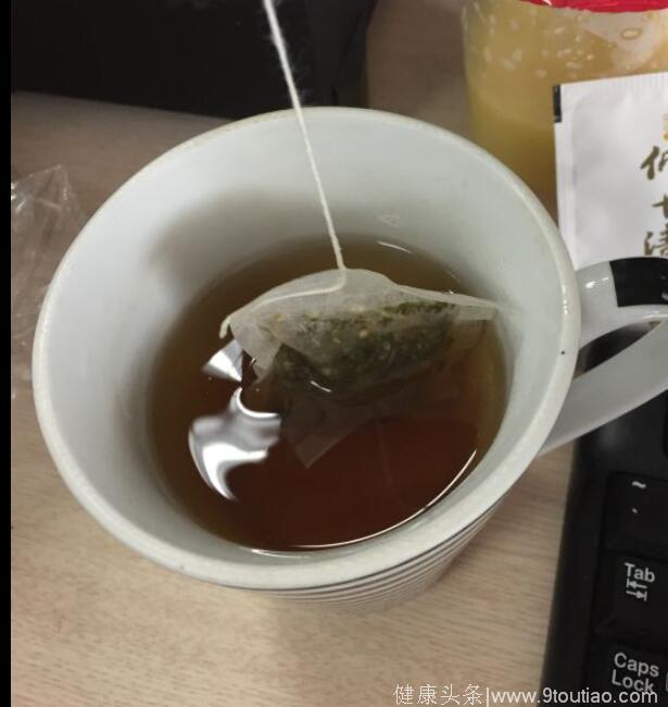 乙肝易变肝硬化，喝1杯水，修复受损肝细胞，肝硬化不敢靠近