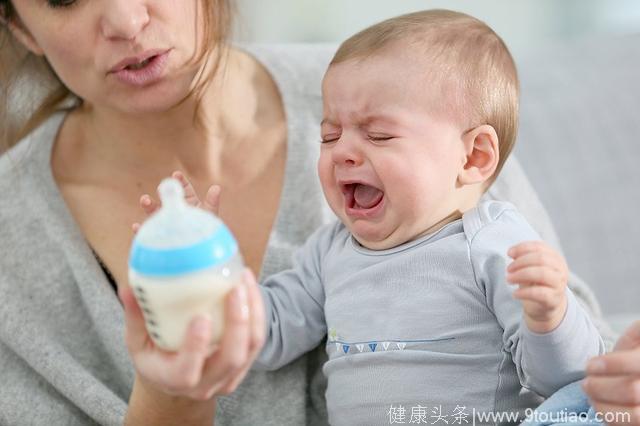 三四个月大的孩子牛奶过敏未及时治疗，拖成哮喘